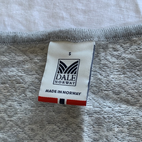 Dale of Norway - Sonja Sweater size small 100% extra-fine merino wool - Picture 2 of 6